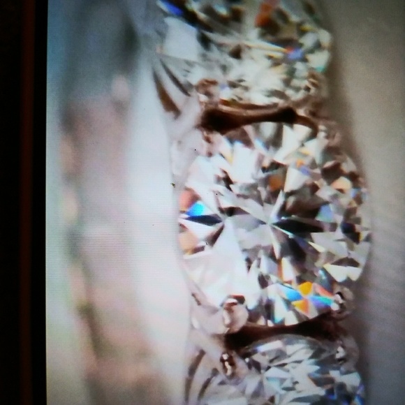 Diamond Ring - Picture 2 of 5